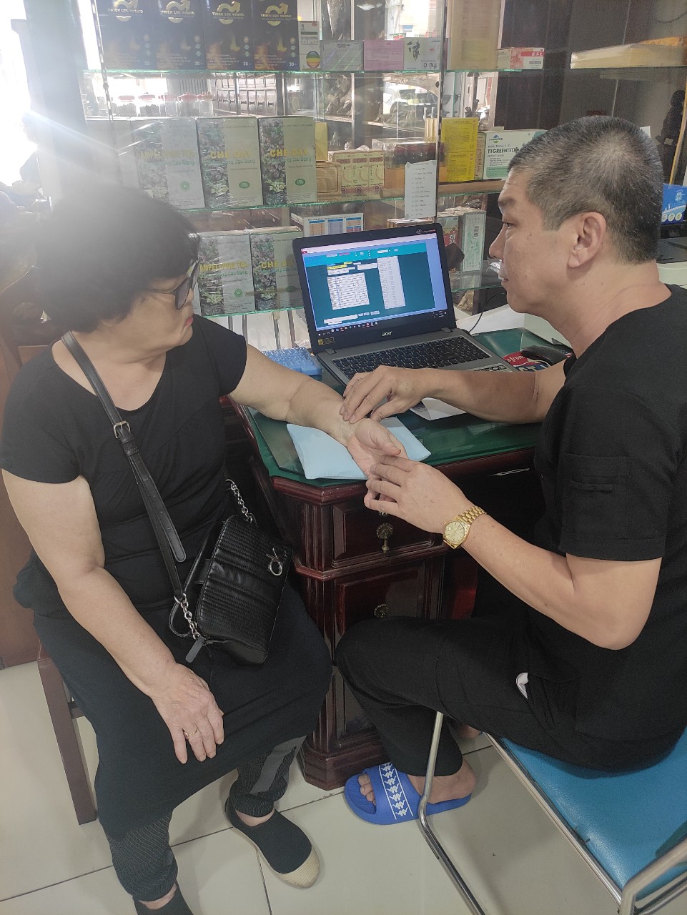 LƯƠNG Y LÂM CHÍ KIÊN